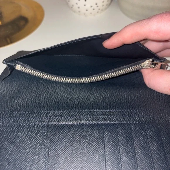 Louis Vuitton Taiga Brazza Navy Bifold Wallet with Box - Picture 5 of 11